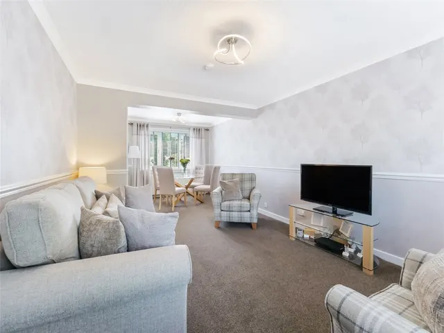 Photo 2 — Orchy Crescent, Bearsden, Glasgow, East Dunbartonshire, G61