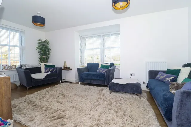 Central Avenue, Brampton, PE28, photo 3