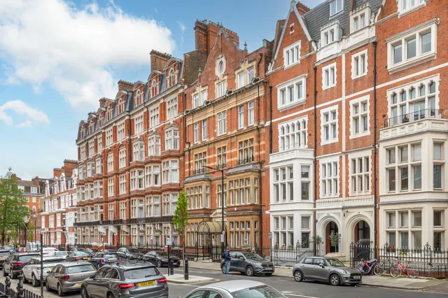Flat 310, 20 Palace Court, London, photo 1