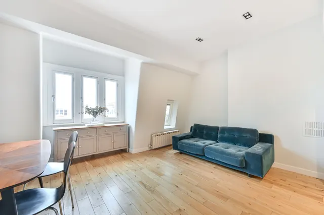 Photo 2 — Flat 310, 20 Palace Court, London