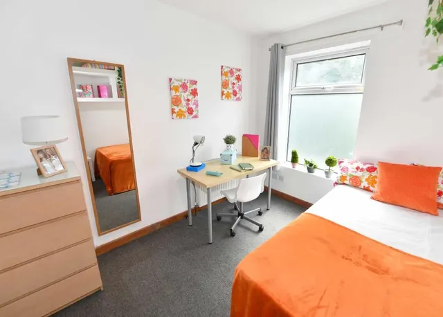 Moseley Road, Fallowfield, M14, photo 3