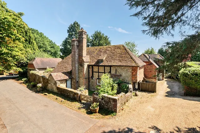 Photo 2 — Hollist Lane, Midhurst, GU29