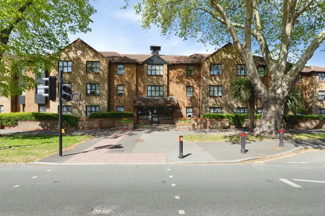 Longbridge Road, Barking, IG11, photo 1