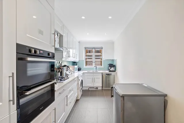 Photo 2 — Rowan Lodge, Kensington Green, W8 5UJ