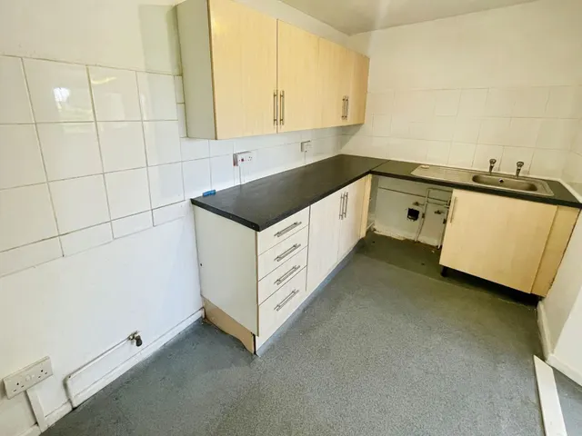Nolton Street, Bridgend, CF31, photo 3