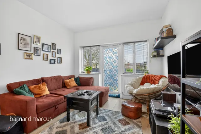 Blenheim Crescent, South Croydon, CR2, photo 2