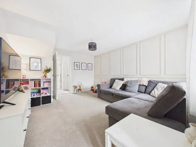 Friarwood Avenue, Pontefract, WF8, photo 3
