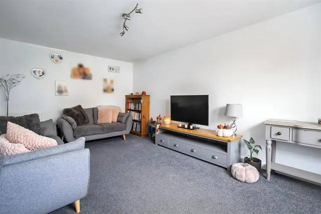 Buckenham Road, Aylsham, NR11, photo 3