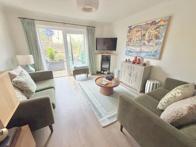 Colborne Close, BH15, photo 3