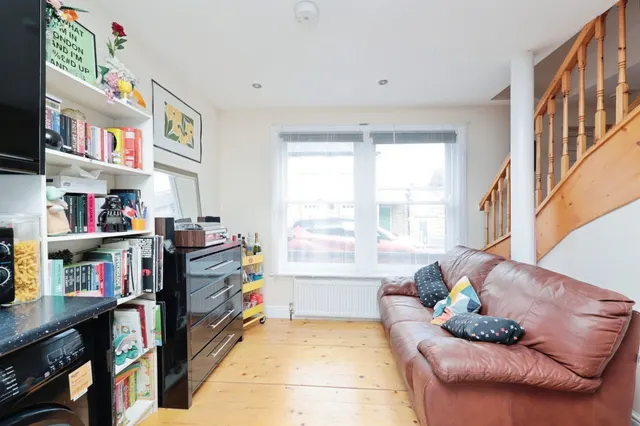 Holywell Road, Watford, WD18, photo 2