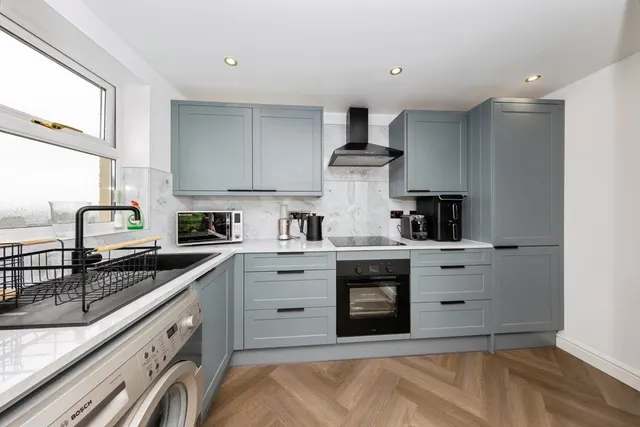 Heol Blaengwastod, Carmarthen, SA31, photo 3