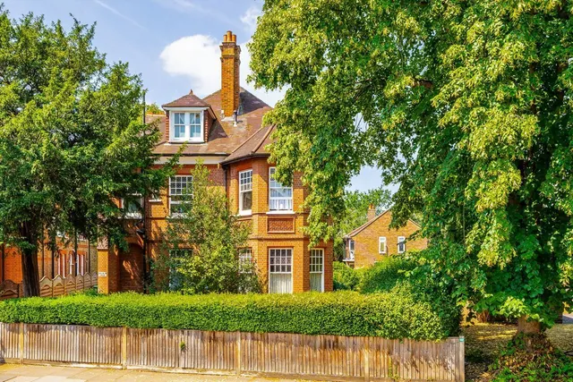 Strawberry Hill Road, TW1, photo 1