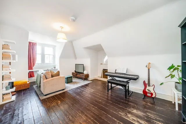 Strawberry Hill Road, TW1, photo 2