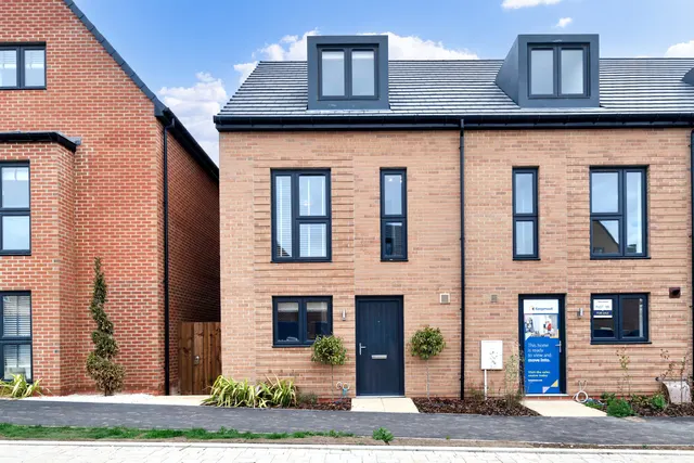 The Drayton, Tattenhoe Park, Milton Keynes, MK4 4LB, photo 1