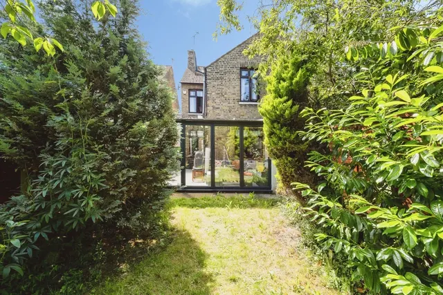 Photo 2 — Craigdale Road, Hornchurch, RM11