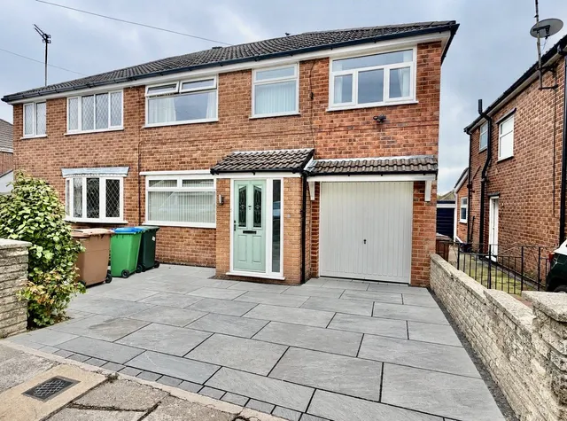 Wilson Avenue, Heywood, OL10, photo 1