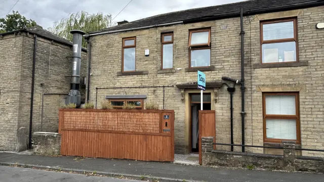 Brearcliffe Street, Bradford, BD6, photo 1