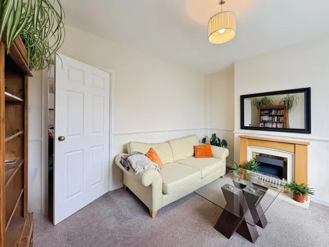 Wycliffe Avenue, York, YO10, photo 2