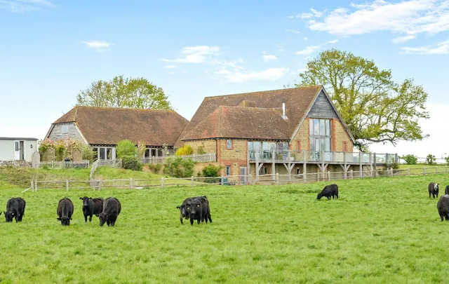 Wisborough Green, Billingshurst, RH14, photo 1