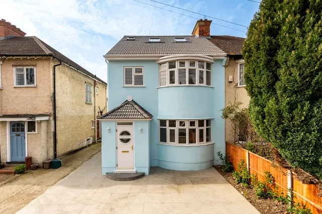 23 Howard Road, New Malden, photo 1