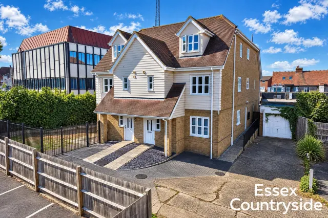 Eastwood Road, Rayleigh, SS6, photo 1