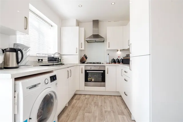 Stainton Drive, Middleton, M24, photo 2