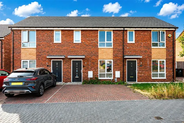 Stainton Drive, Middleton, M24, photo 1