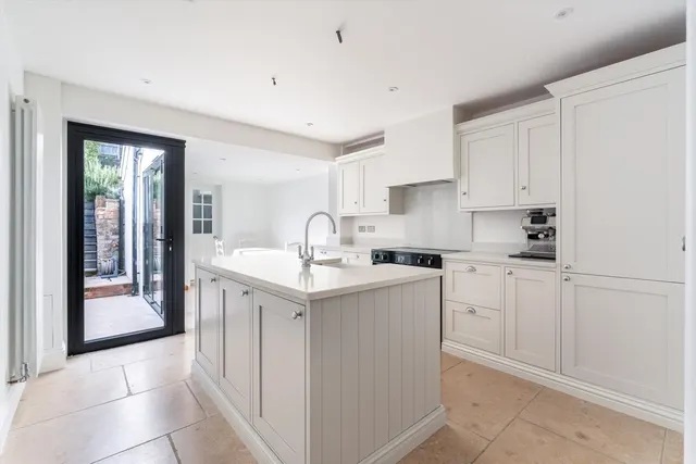 Addison Road, Guildford, GU1, photo 2