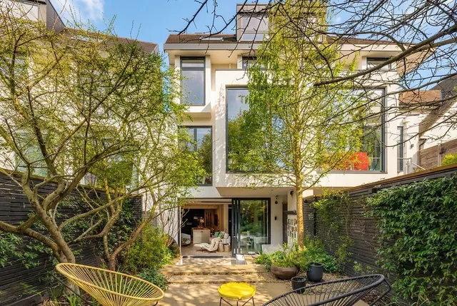 Wycombe Gardens, London, NW11, photo 2