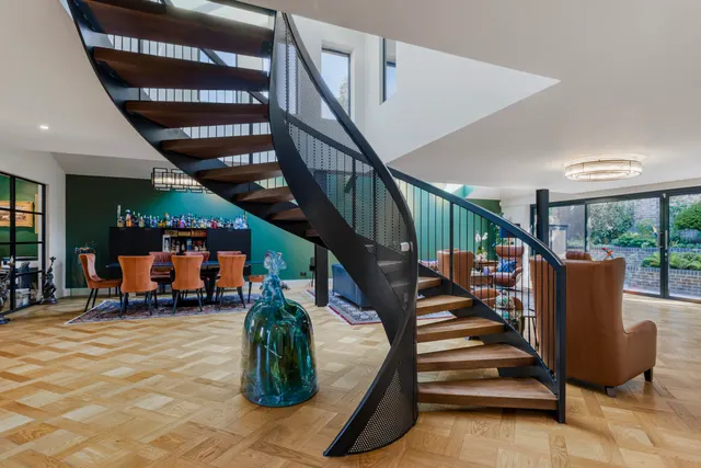 Photo 2 — Hillside Close, St John's Wood, London