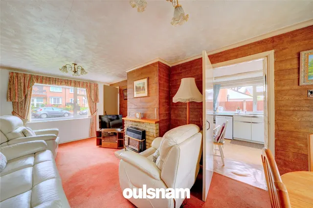 Photo 2 — Winslow Avenue, Droitwich, Worcestershire, WR9 8PU