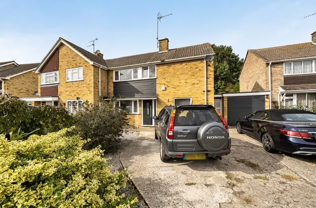 Sheridan Road, Frimley, GU16, photo 1