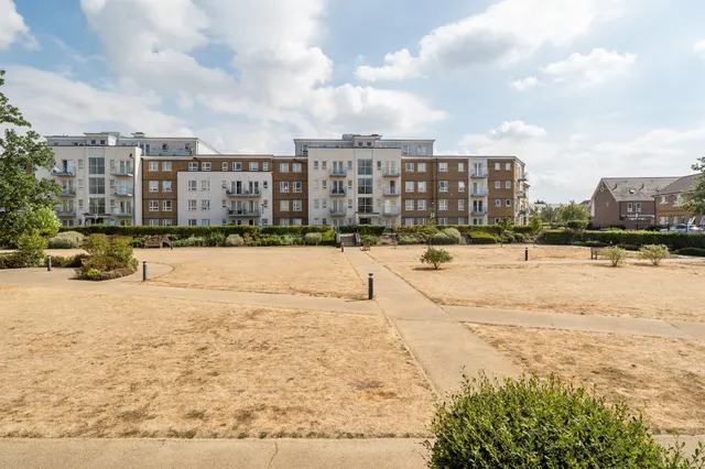 Heron Way, Maidenhead, photo 1