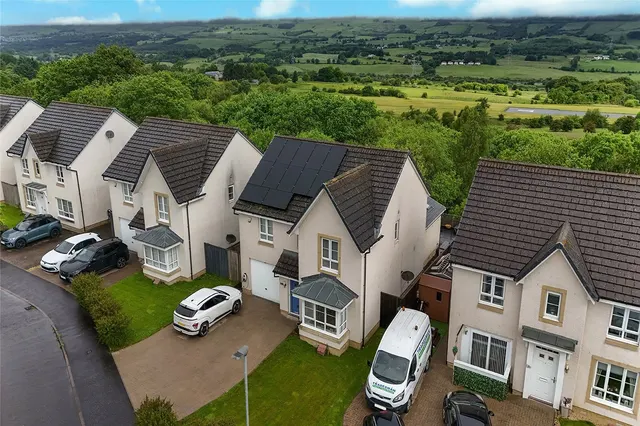 Kingsbarns Gardens, Cumbernauld, Glasgow, North Lanarkshire, G68, photo 1