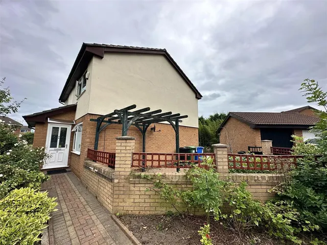 Plover Drive Broadheath, Altrincham WA14 5NW, photo 1