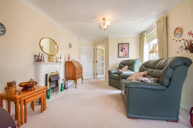 Photo 2 — Windsor Way, Aldershot, Hampshire, GU11 1HZ