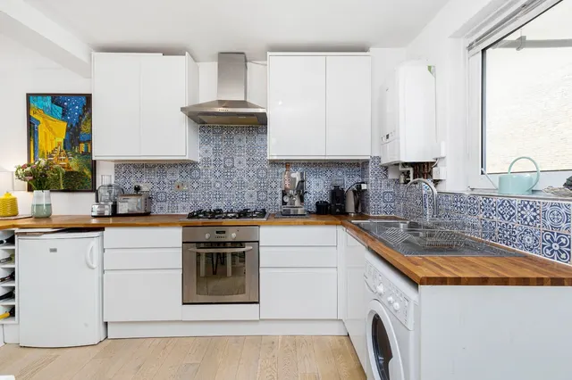 Morgan Court, Battersea High Street, Battersea, SW11, photo 1