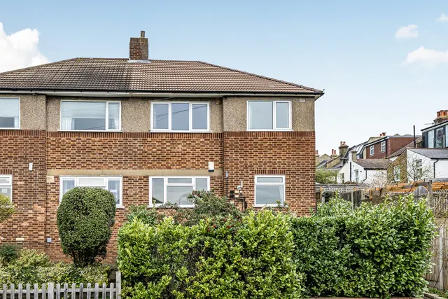 London, SE6 4UW, photo 1