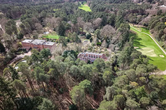 West Drive, Wentworth, GU25, photo 1