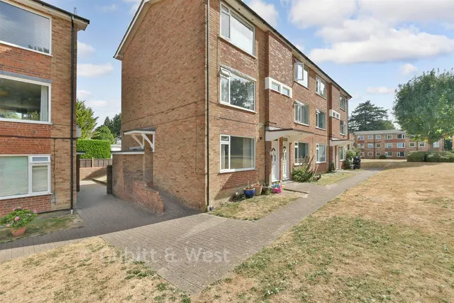 Tupwood Lane, Caterham, CR3, photo 1