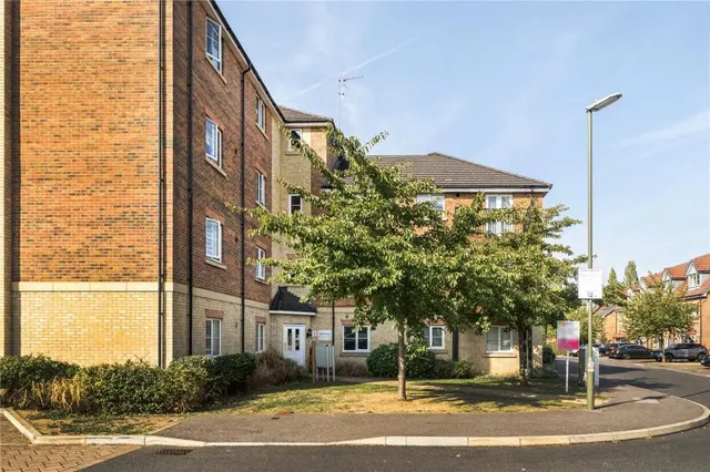 Winter Close, Epsom, KT17, photo 2