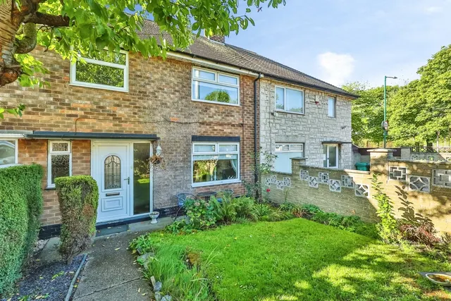 Farnborough Road, Clifton, NG11, photo 1