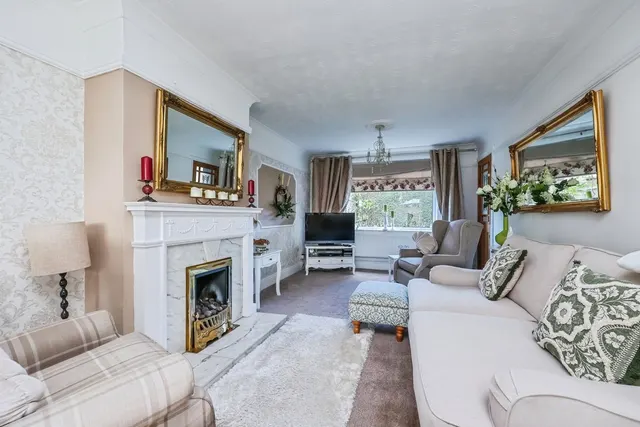 Farnborough Road, Clifton, NG11, photo 2