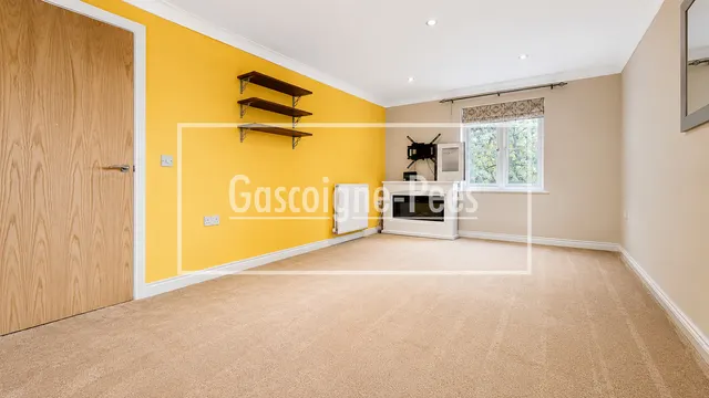 London Road, Guildford, GU1, photo 3