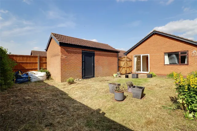 Allison Close, Messingham, DN17, photo 2