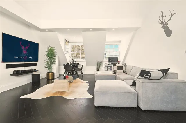 Manor Road, Chigwell, IG7, photo 2