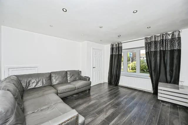 Wainfleet Close, Wigan, WN3, photo 3