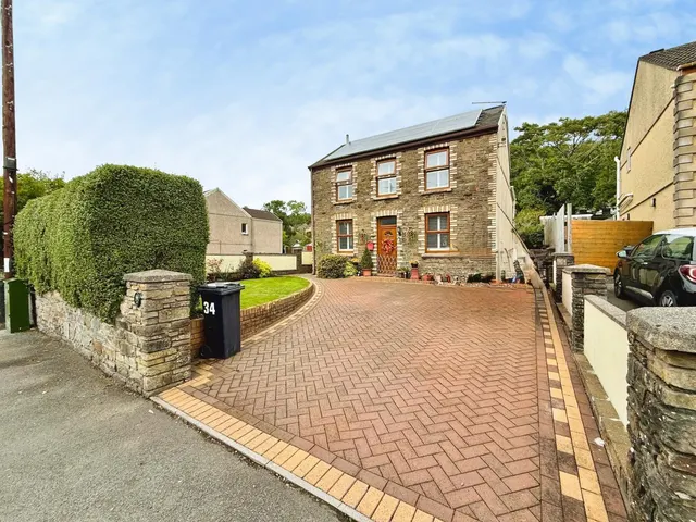 Siding Terrace, Neath, SA10, photo 1