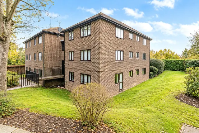 Calluna Court, Woking, GU22, photo 1