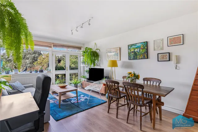 2 bedroom flat, Highgate Road, Kentish Town, NW5